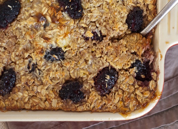 Vegan Baked Oatmeal with Fruit and Nuts